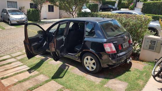 FIAT STILO 1.8 MPI 8V FLEX 4P AUTOMATIZADO FIAT STILO 1.8 MPI 8V FLEX 4P AUTOMATIZADO